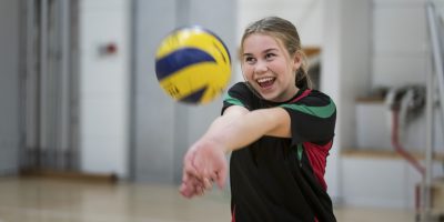 Pige der spiller Volleyball i Kolding Volleyballklub